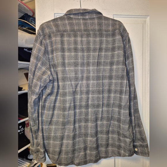 Grayers heritage flannel button up. Men's size XL - Picture 2 of 3